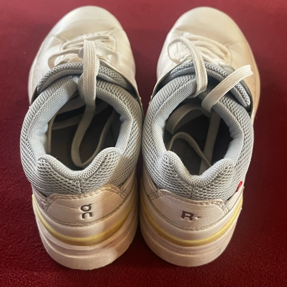 On Cloud The Roger Advantage White on White Sneaker Shoes 9W - Picture 3 of 6